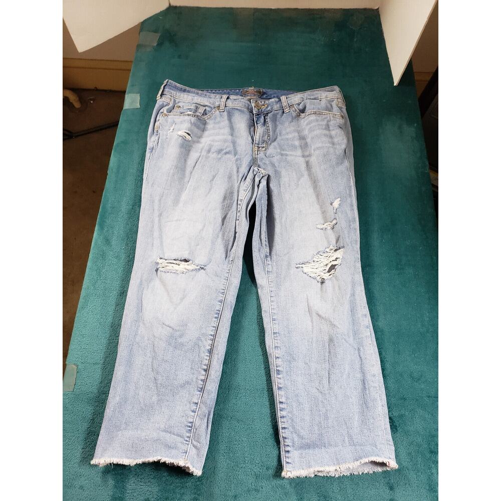 Torrid Jeans Sz 10 Womens Blue Stretch Pants Mid Rise Ladies Crop Boyfriend